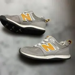 New Balance キッズスニーカー グレー/オレンジ