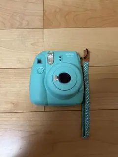 instax Mini 8+ グリーン　カメラケース付き
