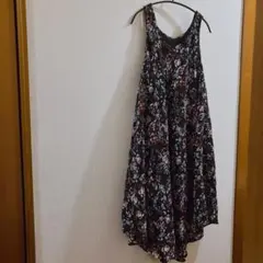 黒地 花柄 ノースリーブ ワンピース フレアシルエット 春夏