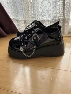 厚底　ローファー　靴　パンプス　エナメル