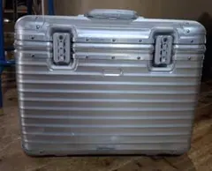 2026年最新】RIMOWA 廃盤の人気アイテム - メルカリ
