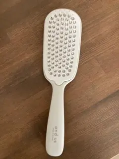 3coins そうじがしやすいブラシ