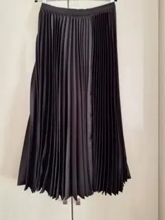 UNIQLO黒のプリーツスカート Mサイズ