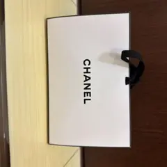 CHANEL LA CRÈME MAIN 50ml ギフトボックス付き