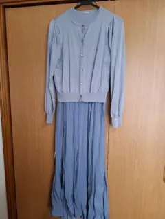 ニットカーディガンとロングワンピースセット、And Couture.サイズ38