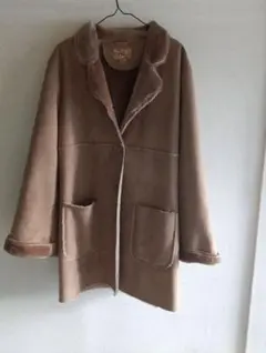 ベージュ ムートンコート ボタン付き