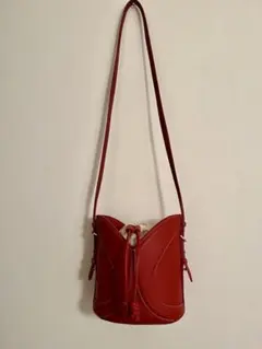 新品未使用品　ZARA ステッチ入りミニバケットバッグ