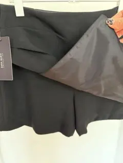 新品 ZARA ザラ 黒ショートパンツ 巻きスカート