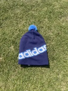 adidas ネイビー ポンポン付き　ビーニー