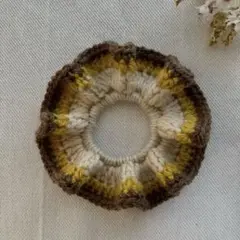 ふわふわ＊毛糸のシュシュ＊フリルシュシュhandmadeかぎ針編み　編み物