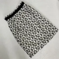 エフデ　花柄　スカート　オフィスカジュアル　おしゃれ　ブラック　ホワイト　9号