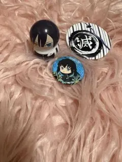 新品未使用✨鬼滅の刃 缶バッジ と起き上がり人形3点セット