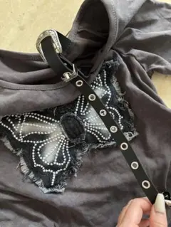 VOLCAN&APHRODITE 蝶の刺繍付きグレー長袖トップス