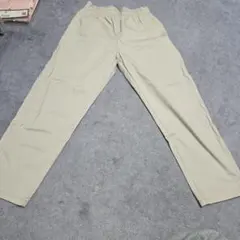 GU ベージュ チノパンのサムネイル