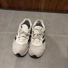 adidas スニーカー ホワイト ブラック