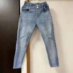 ダメージ加工ジーンズ