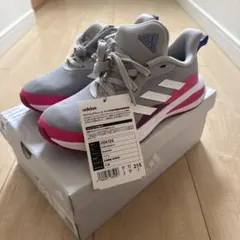 NENE様専用 adidas 新品　キッズスニーカー 21.5サイズ
