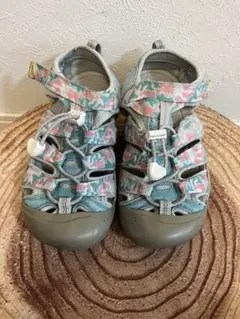 KEEN キッズサンダル 青・ピンク・緑のパターン 21cm