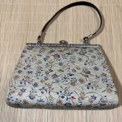 Item thumbnail for item 0e524d66-e3fb-45f4-91fd-1412687e978a