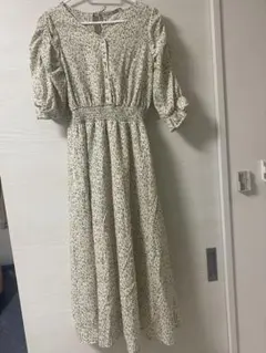 As know as pinky ワンピース　花柄　白