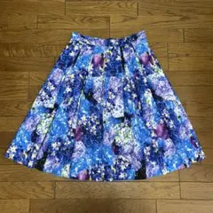 蜷川実花☆フレアスカート40☆ブルー系☆膝丈☆フラワープリント☆日本製【美品】のサムネイル