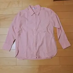 ユニクロ　ピンク 長袖シャツ 後ろタック ボタン付き