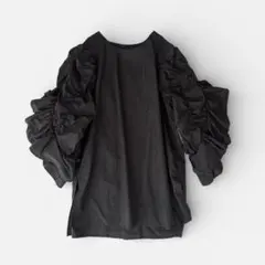 新品 aayushi 金子綾 フリルヘムパフスリーブトップス アユーシ 黒