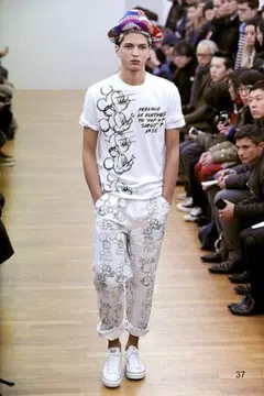 COMME des GARÇONS ディズニー Tシャツのサムネイル
