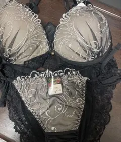 ロイヤルレースレイヤードブラジャー＆サイド紐フルバックショーツ C75 ブラック