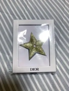 Dior  ノベルティ  ピンバッチ