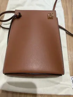 【美品】LOEWE ロエベ　ダイスポケット　ショルダーバッグ　タンのサムネイル