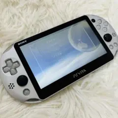 SONY PlayStation Vita 本体 シルバー　PCH-2000
