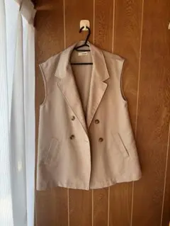 ベージュ ダブルボタン ベスト M