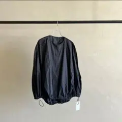 新品【 akane 】メモリータフタジャケット　ベスト　ブラック