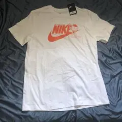 未使用　Nike グラフィックホワイトTシャツ Lサイズ ホワイト　ナイキ白L