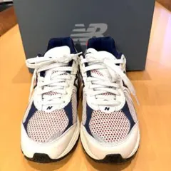 入手困難希少美品！ ニューバランスM2002RVE ボックス付き、ポーチ2個あり