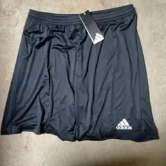 新品‼️adidas 黒 ハーフパンツ タグ付き2026モデル定価2490