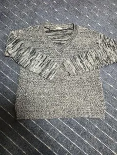 GU　Lサイズ　ネイビー系　 Vネックセーター