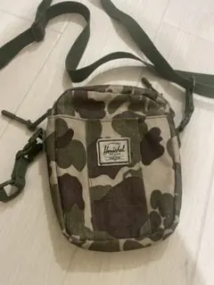 Herschel Supply ショルダーバッグ カモフラのサムネイル