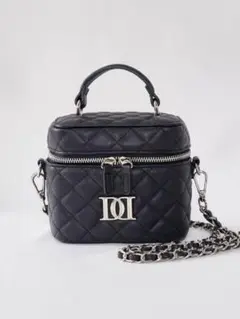 Darich キルティングスクエアミニバッグ(シルバーパーツ) ブラック