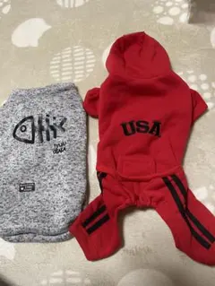 犬服 グレーと赤のフリース