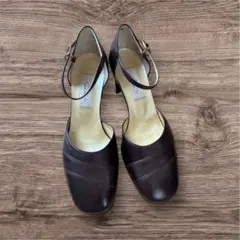 未使用品 Akakura ダークブラウン ストラップ付き パンプスのサムネイル