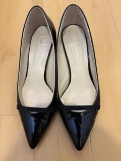 Odette e Odile ブラックパンプス 51129のサムネイル