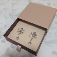 Her lip to Crystal Snowflake Pierces
