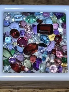 百花繚乱　221番　夢の宝石箱　外し石　宝石　ストーン　ルース　光 お守り