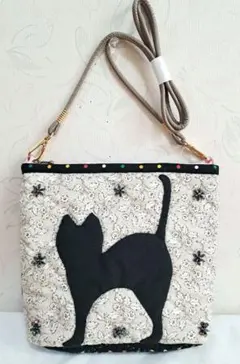 ハンドメイド　黒ねこちゃんポシェットOrポーチにも(取外しストラップ付き)➁