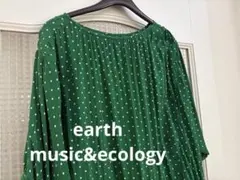 earth music&ecology グリーン地にドット柄チュニック 半袖