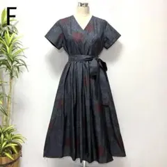 着物リメイク　大島紬花柄カシュクール　ロングワンピース　ジレ　2WAY 紺色のサムネイル