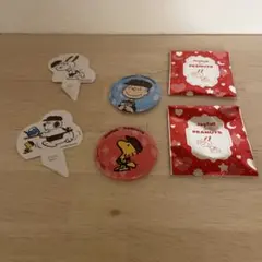 スヌーピー缶バッジ2個＋QR特典ピック付