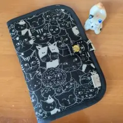 ハンドメイド　猫柄　お薬手帳　通帳ケース、マルチケース
